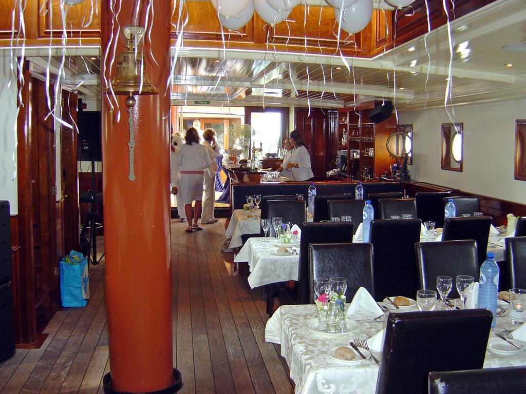 Boat Barkentijn Marjorie Hotel Antwerp Exterior photo